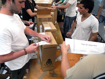 Empresa española cargará y procesará resultados electorales