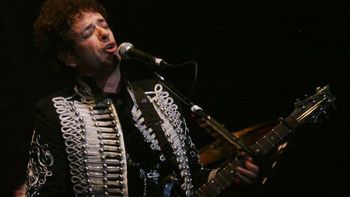 la familia de gustavo cerati critico la biografia que relata el minuto a minuto de su acv la familia de gustavo cerati critico la biografia que relata el minuto a minuto de su acv