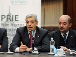 Julián Domínguez Julián Domínguez