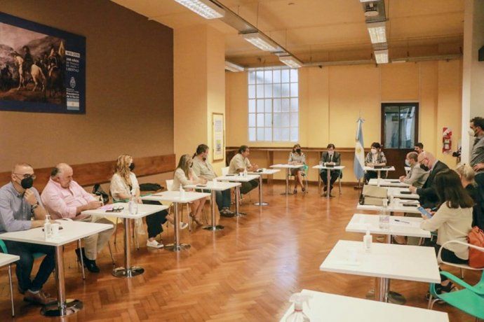 Paritarias: Gobierno y estatales acordaron otro 14% de aumento y la suba anual llegó al 54%