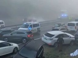 Fotos y videos: más de 50 vehículos chocaron entre todos en Finlandia