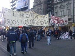 Dos horas de caos por un corte en Corrientes y Callao
