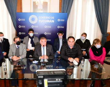 El Gobierno de Tucumán intercedió y transportistas flexibilizan la protesta para reanudar la zafra azucarera