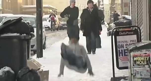 VIDEO: La gente contra el invierno