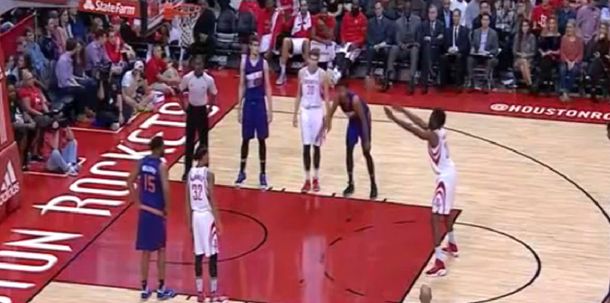 El ala pivote dejó a todos con la boca abierta y metió sus dos disparos