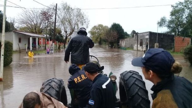 Se agrava la situación en Rosario del Tala por las inundaciones y ya son 170 los evacuados