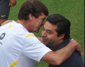Visita de Angelici en una semana clave