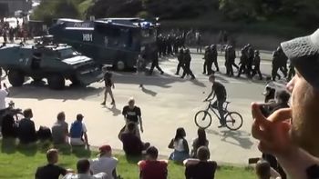 Le silbó la Marcha Imperial de Star Wars a la policía en Hamburgo Le silbó la Marcha Imperial de Star Wars a la policía en Hamburgo