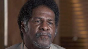 Lawrence McKinney reclama un millón de dólares Lawrence McKinney reclama un millón de dólares