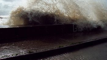 rige un alerta por vientos intensos en buenos aires rige un alerta por vientos intensos en buenos aires