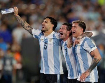 El inédito mediocampo que probaría Scaloni en la Selección ante Chile