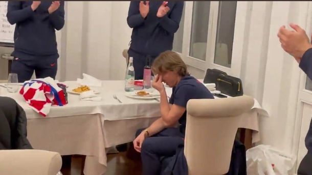 La emoción de Luka Modric al convertirse en el jugador con más partidos en la Selección de Croacia
