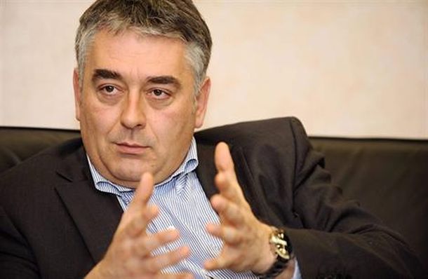 Quizás Hitler no mató suficientes gitanos, dijo un diputado francés