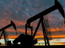 por encima del techo del gobierno: petroleros cerro paritarias del 69,1% para febrero y marzo