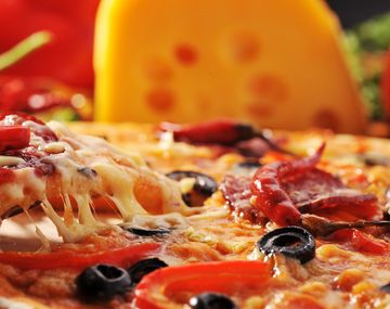 {altText(,#SemanaDeLaMuzza: ¿Cuántos kilos de pizza comemos al año?)}