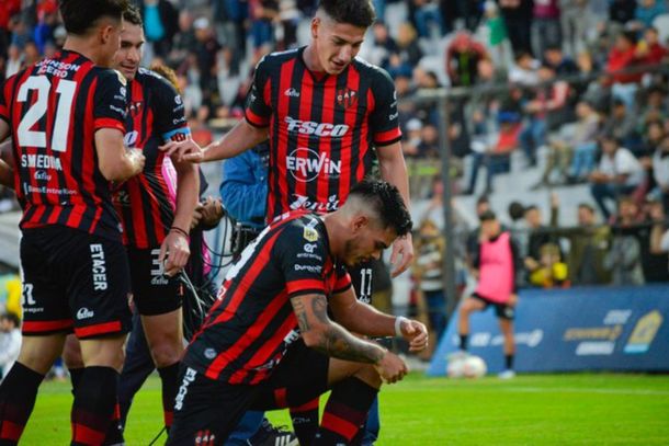 Patronato goleó 3-0 a Boca en Paraná
