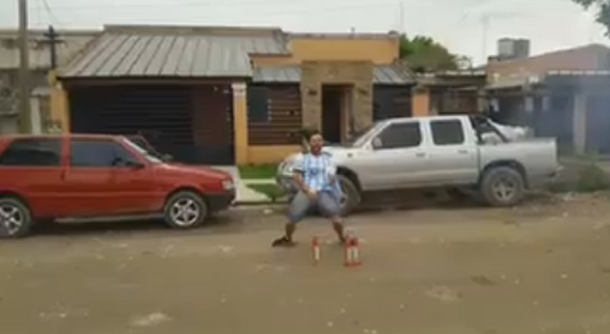 Hincha de Atlético Tucumán celebra el ingreso del Decano a la Copa Libertadores 2017