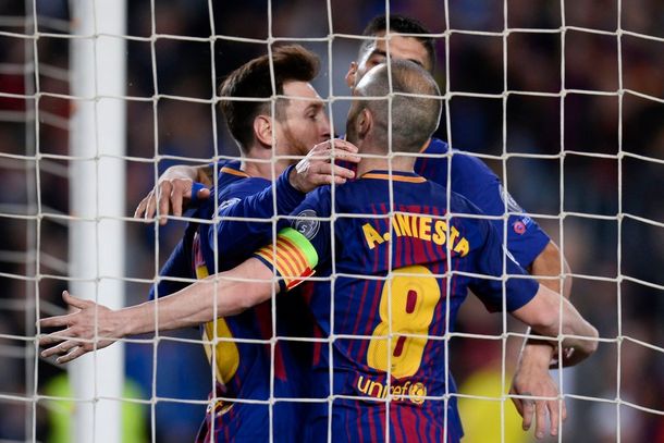 Barcelona goleó a la Roma y encaminó su clasificación a semis