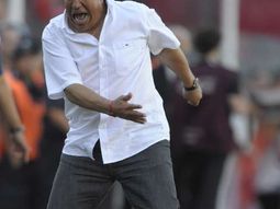 un simbolo de independiente destruyo al tolo un simbolo de independiente destruyo al tolo