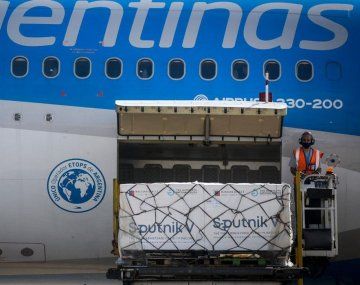 Llegó a Moscú el décimo vuelo de Aerolíneas Argentinas que traerá más vacunas