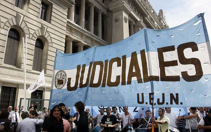 Empleados judiciales paran por tres días contra la reforma