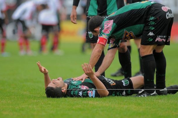 Chicago pasó a la B Nacional y mandó a Chacarita al descenso