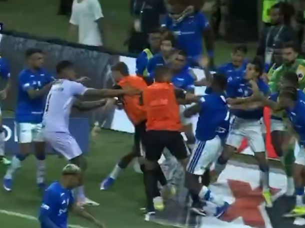 La escandalosa guerra que rompió un récord histórico: 23 expulsados en la final del Mineiro
