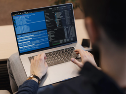 Las exportaciones de servicios informáticos sumaron más de 1.200 millones de dólares en 2022 en Uruguay. (Foto: Freepik) Las exportaciones de servicios informáticos sumaron más de 1.200 millones de dólares en 2022 en Uruguay. (Foto: Freepik)