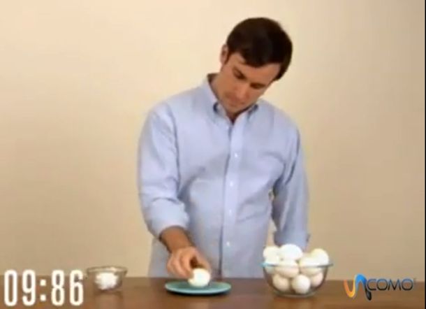 VIDEO: ¿cómo pelar un huevo duro en menos de 10 segundos?