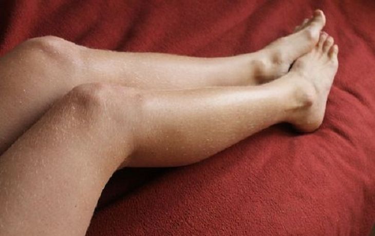 Nueva moda: ellas decidieron no volver a depilarse las piernas y son furor en la web