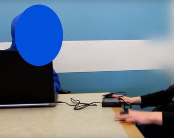 Dice venir del futuro y pasó con éxito el polígrafo