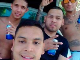 video: estaban borrachos, volcaron con el auto y transmitieron todo por facebook live video: estaban borrachos, volcaron con el auto y transmitieron todo por facebook live