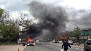 despues de las violentas protestas, habra toque de queda en baltimore despues de las violentas protestas, habra toque de queda en baltimore