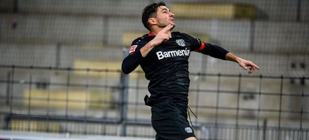 Llega afilado a la Selección: doblete de Lucas Alario en la victoria de Bayer Leverkusen