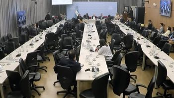 Plenario de comisiones en Diputados discutió el sobreendeudamiento familiar.