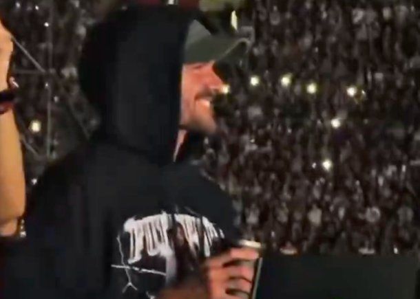 El video de Rodrigo De Paul en el show de Tini en Perú a días del Mundial 2026: ¿fumando un vaper?