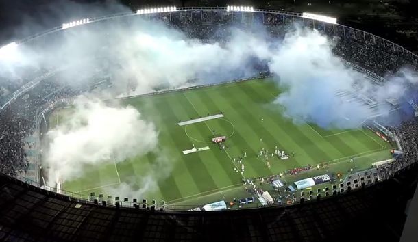 El impactante recibimiento de Racing para los octavos de final del Torneo Apertura