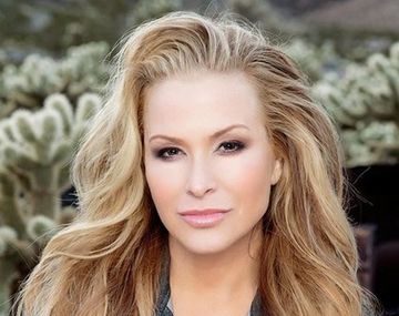 ¿Qué le pasó en la cara a la cantante Anastacia?