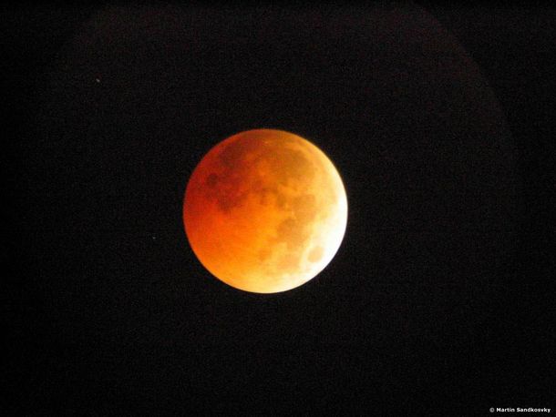 La semana próxima se podrá ver desde la Argentina un eclipse lunar