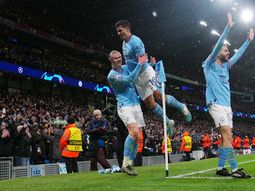 Manchester City, con cinco goles de Haaland, goleó a Leipzig y avanzó a cuartos