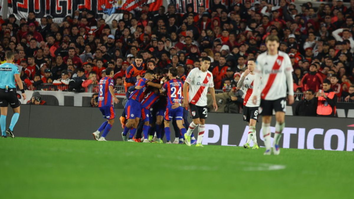 Para el infarto: River lo empató en la última y eliminó por penales a San Lorenzo para meterse en cuartos