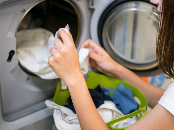 Revelan con qué frecuencia debe lavarse la ropa