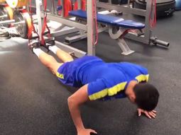 el sufrimiento de un defensor por entrenar con los colores de boca el sufrimiento de un defensor por entrenar con los colores de boca