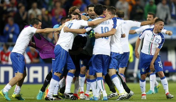 Italia le ganó 2 a 0 a Bélgica y es líder en su grupo