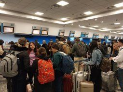 Caos en Aeroparque: efecto dominó por paro, caída de sistema y mal tiempo