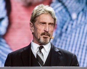 Encuentran muerto a John McAfee