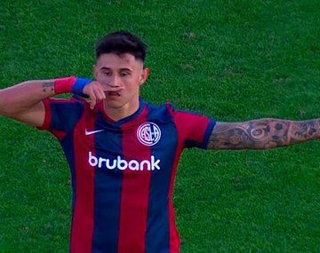 El festejo de Bareiro que desató la furia de los jugadores de Huracán: ¿a quién se lo dedicó?