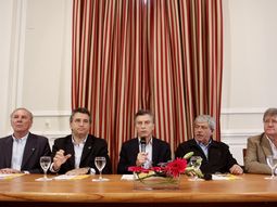 macri le propone al campo eliminar las retenciones a la exportacion macri le propone al campo eliminar las retenciones a la exportacion