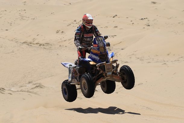 Patronelli terminó quinto y acaricia el título en el Dakar