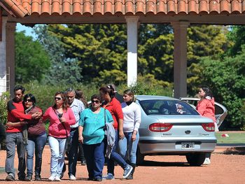 Familiares y amigos dan su último adiós a Jonathan Stramessi